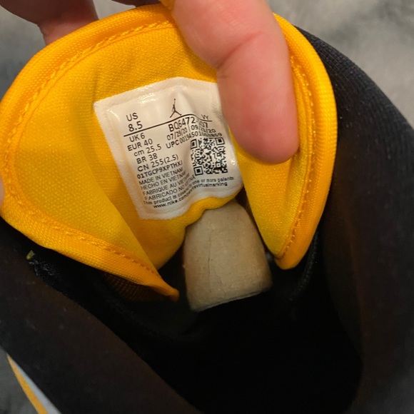 Jordan 1 Mid - Picture 6 of 8